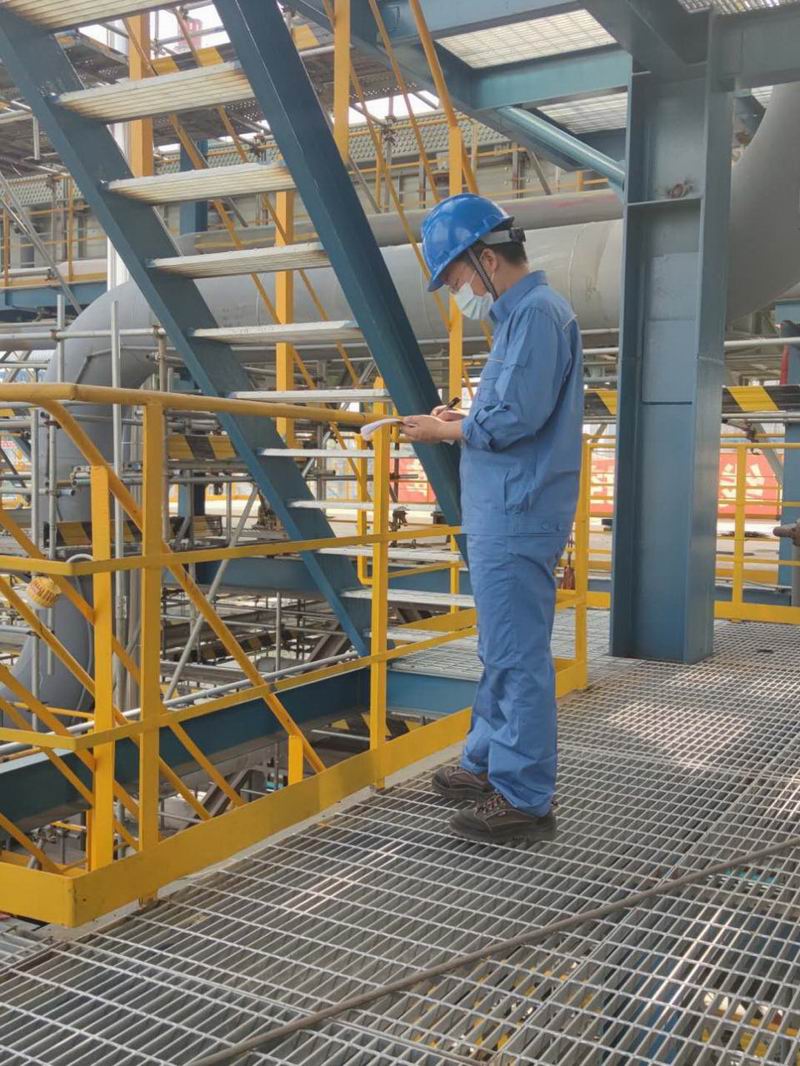 余建華在現場.jpg